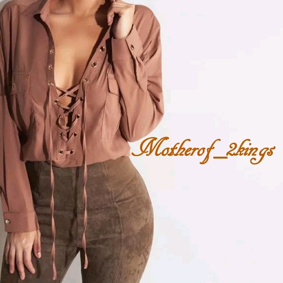 💥LAST ONE🏆HOST PICK🏆RUST/BROWN "LACE UP" BLOUSE - Picture 2 of 5