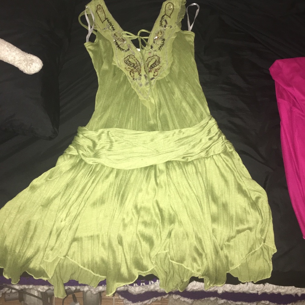 green dress