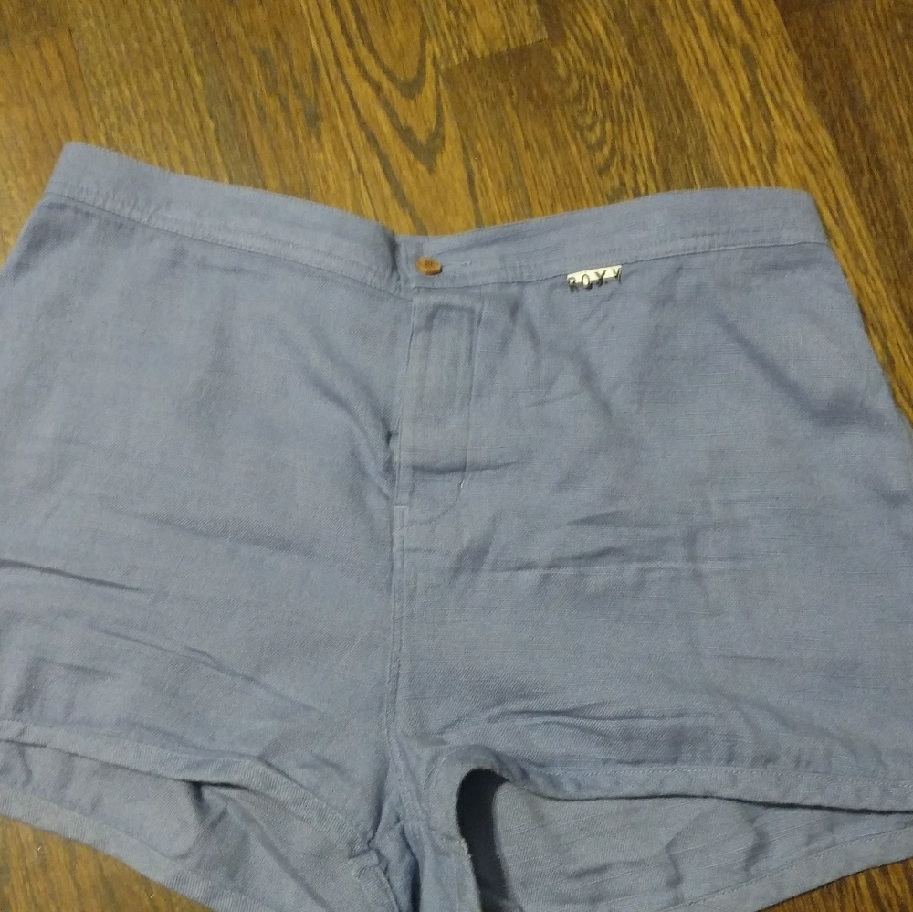 Super cute Roxy shorts - Picture 2 of 4
