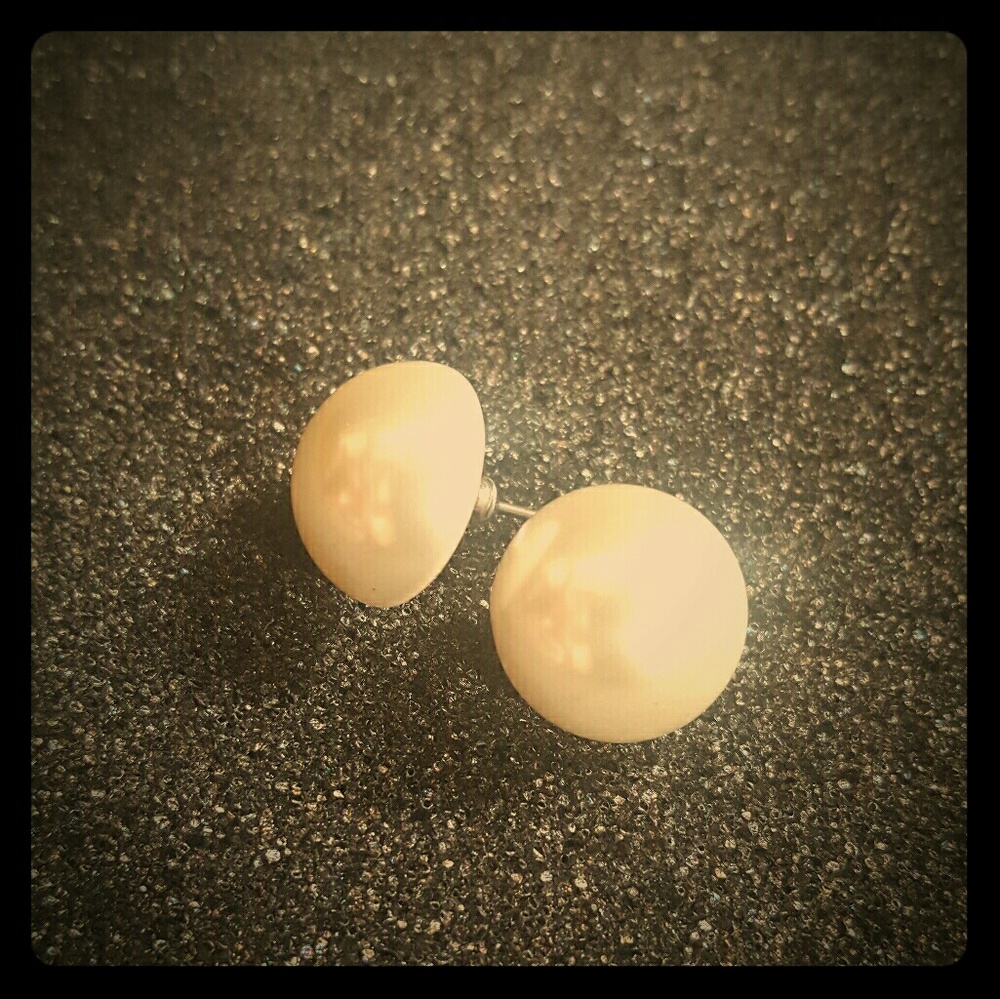 Mother of all pearls Queen size Earrings