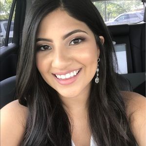 Meet your Posher, Alexandra