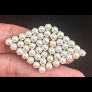 White pearl accent ring