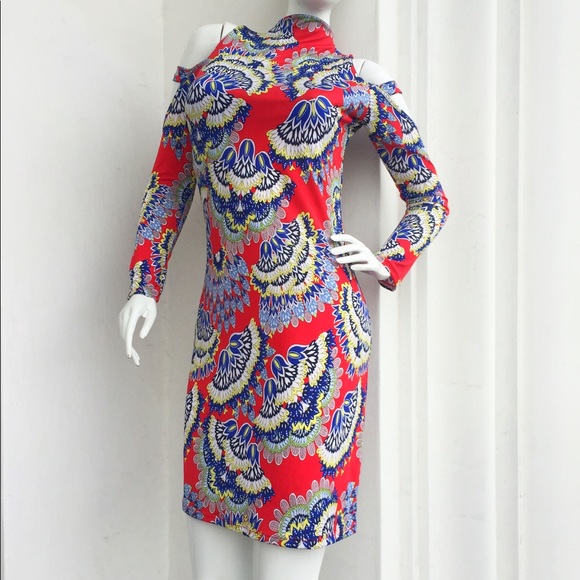 Red dress - Picture 4 of 4