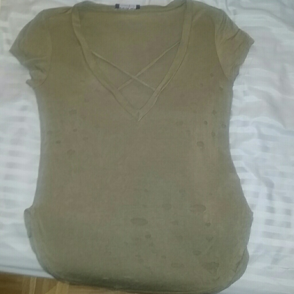 Distressed tee - Picture 3 of 4