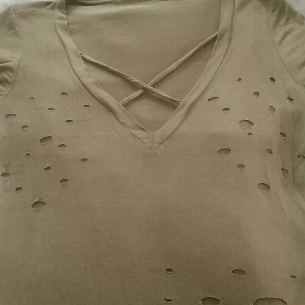 Distressed tee - Picture 4 of 4