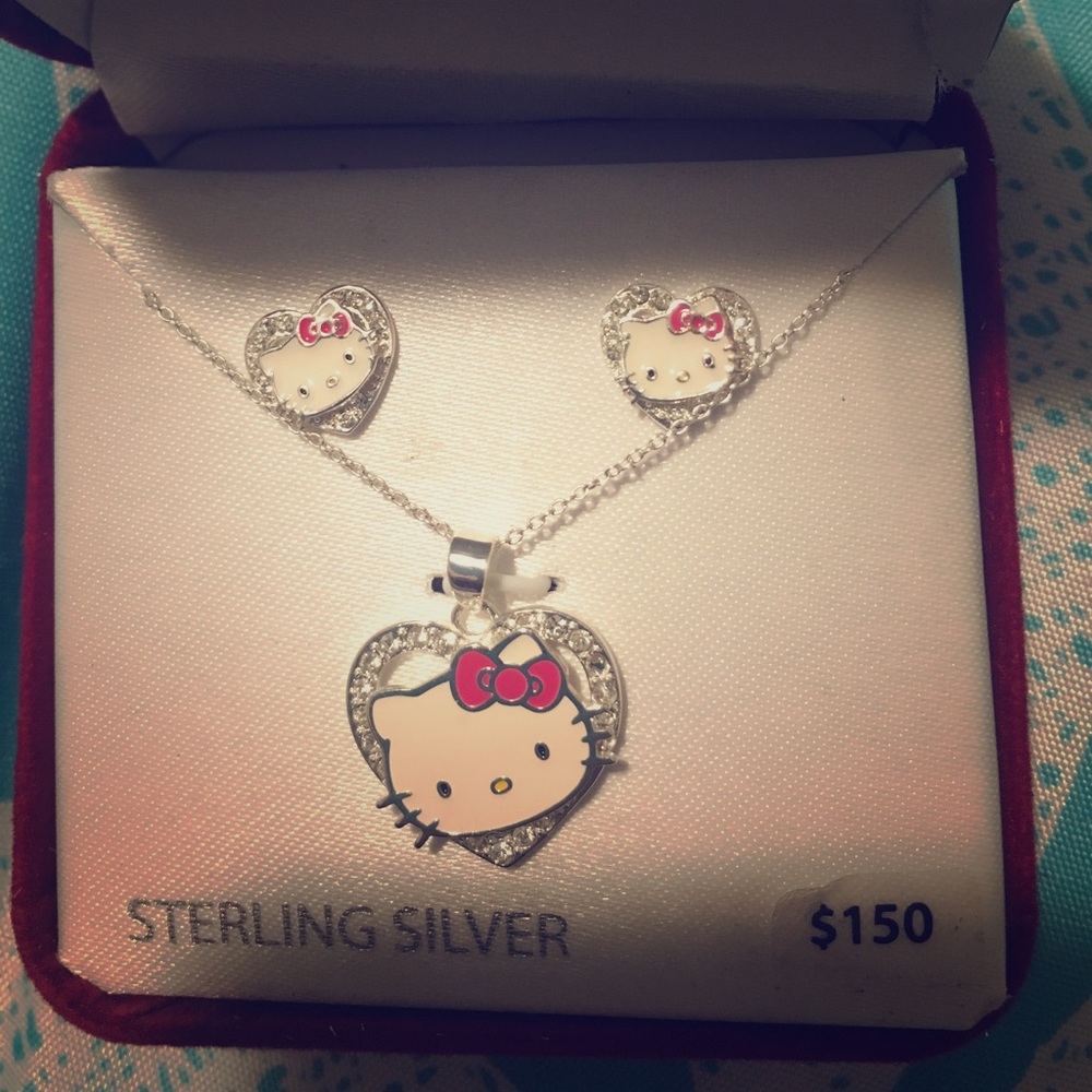 Hello Kitty earring & necklace set
