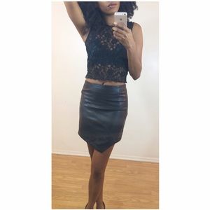 Asymmetrical black faux leather skirt 🖤❤️