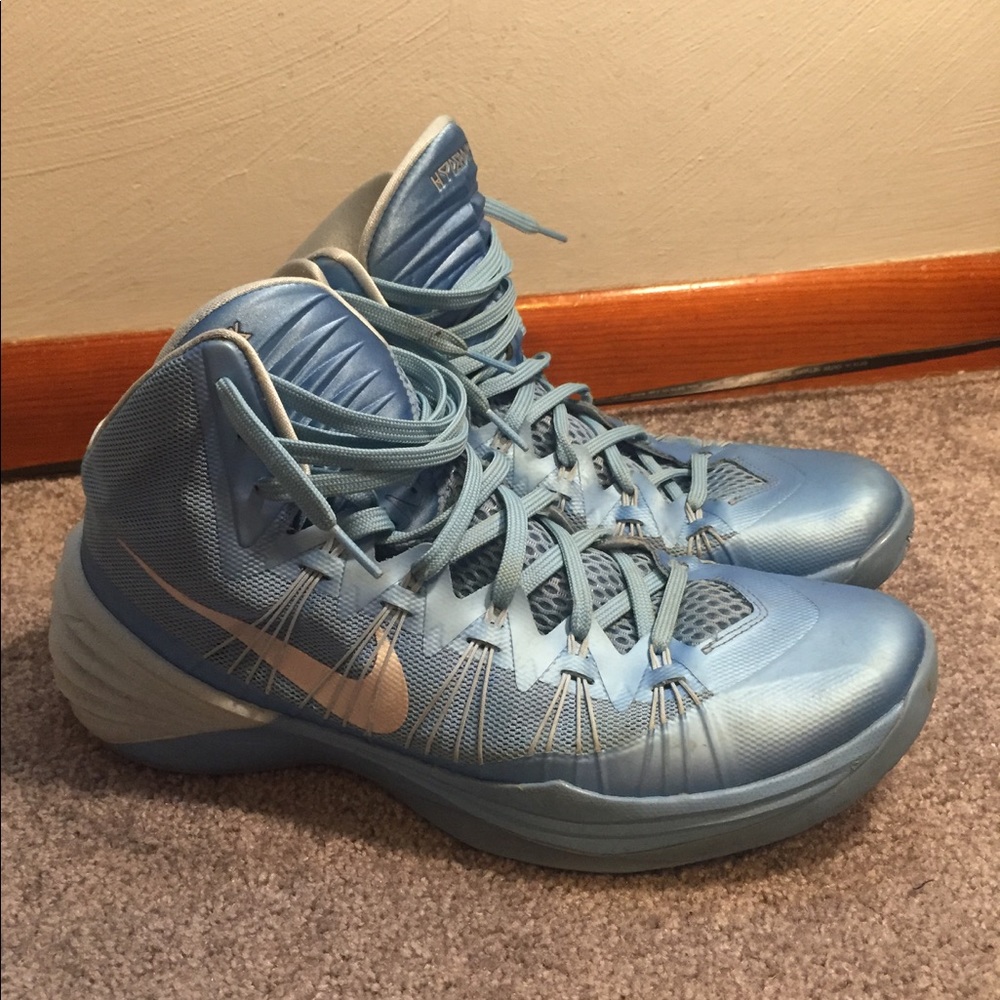 Nike hyperdunk idk the year