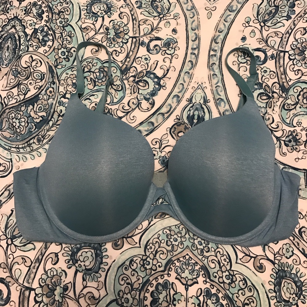 Victoria's Secret tshirt bra ||38C||