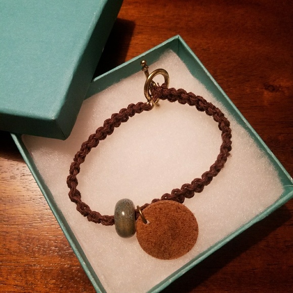 Accessories - Picture 1 of 2