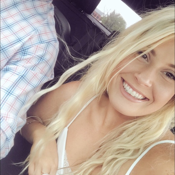 Meet your Posher, Elise - Picture 1 of 1