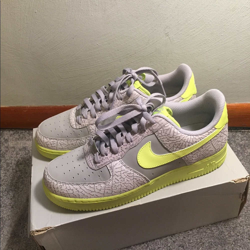 Nike Air Force one elephant camo volt
