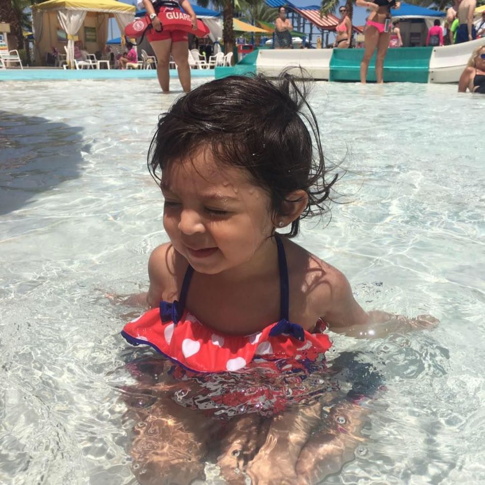 Meet your Posher, Val