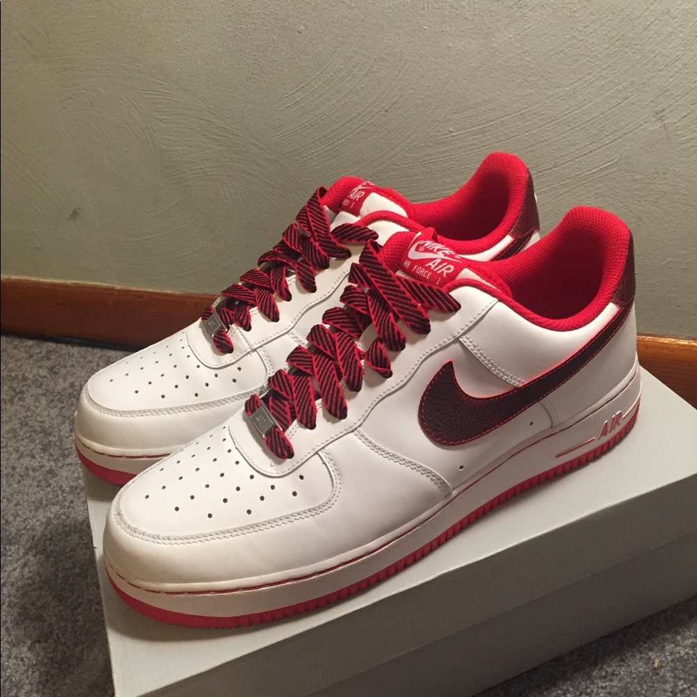 Nike Air Force one low red white black