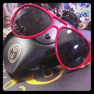 Fall's must have sunglasses! Ray-Ban!!!!