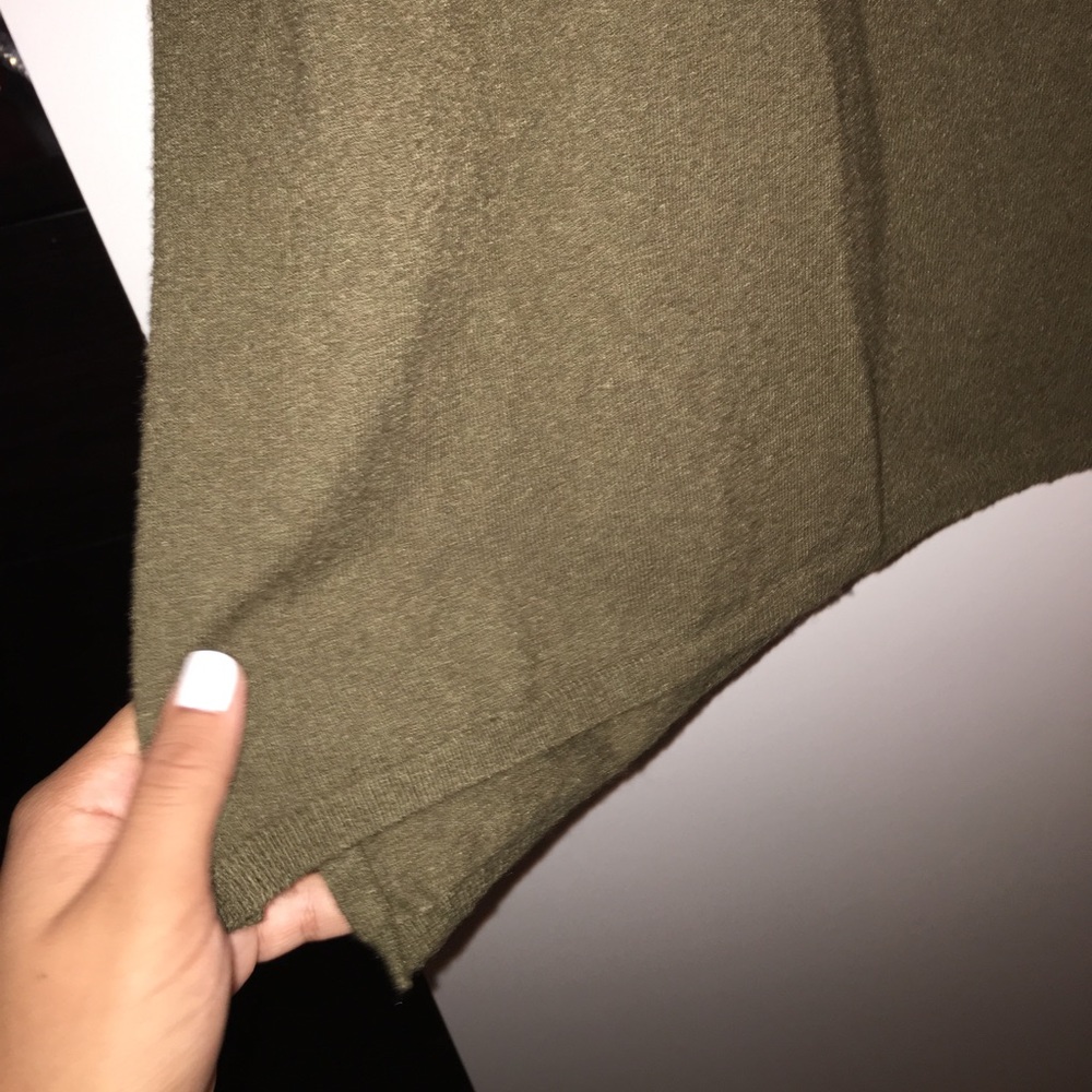Long Sleeve Soft Sweater - Picture 7 of 7