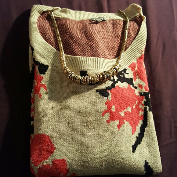 Charlotte Russe Sweaters - 💛 Floral print sweater