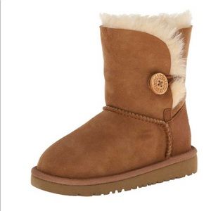 UGG Bailey Button toddler 8