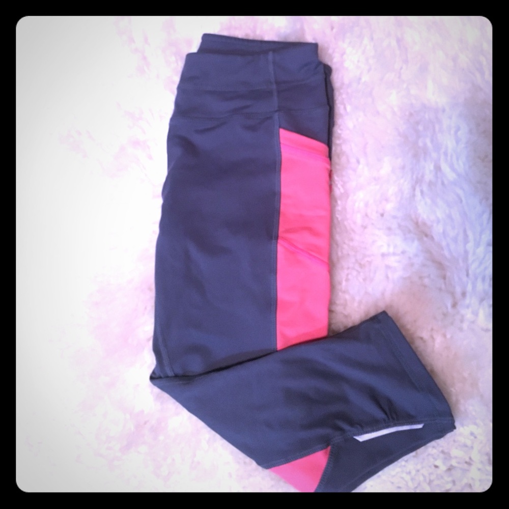 ⭐️ SOLD ⭐️ Senita Athletics capris