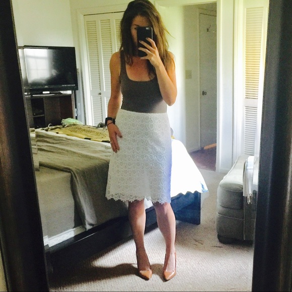 Valentino Dresses & Skirts - Valentino White Guipure Lace Knee Length Skirt 36