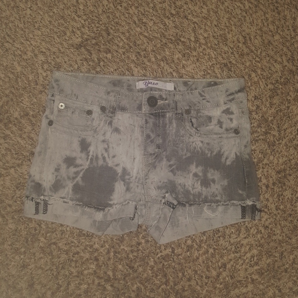 Cute Gray Yaso shorts