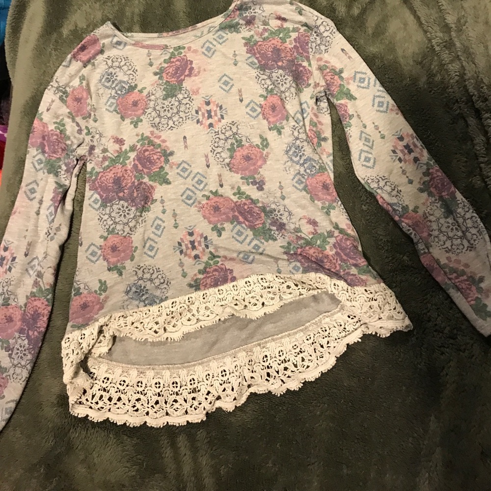 Size fourteen juniors long sleeve shirt