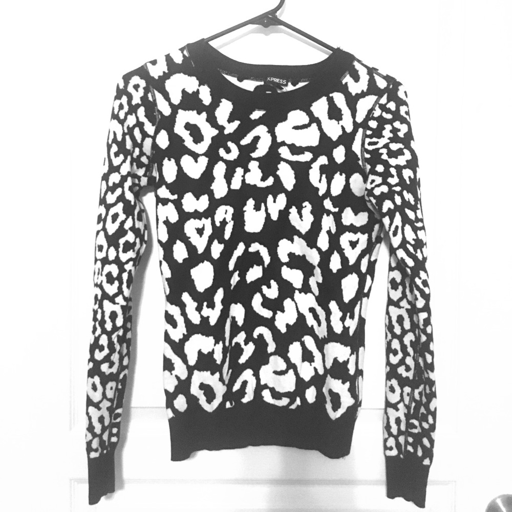 Super cute black and white cheetah print sweater
