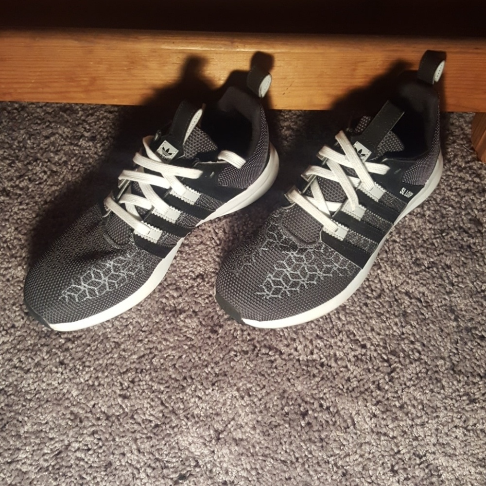 Adidas SL Loop