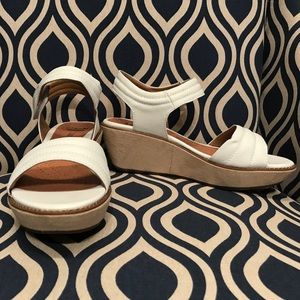 Clarks white wedge sandals, size 7.5. NWT