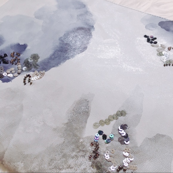 SEE NEW LISTING IN MY CLOSET - Picture 3 of 4