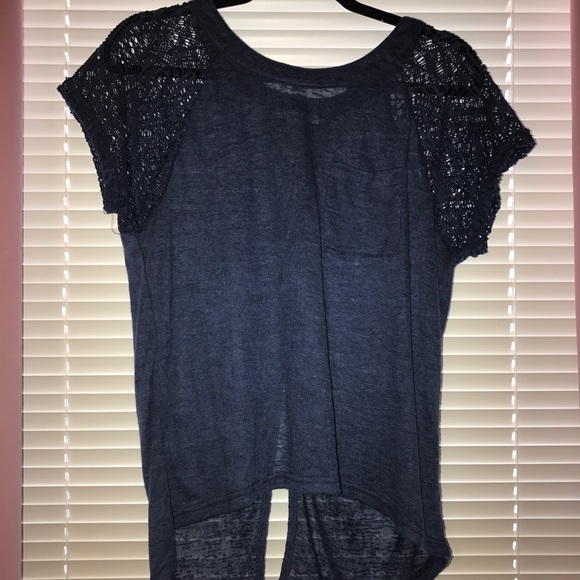 Hi-Lo Split Open Back Shirt - Picture 1 of 2