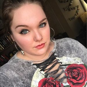 Meet your Posher, Alexis