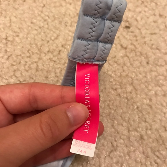 VS top. 34 A - Picture 2 of 2