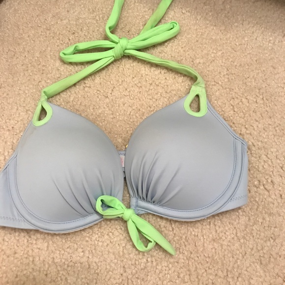 VS top. 34 A - Picture 1 of 2