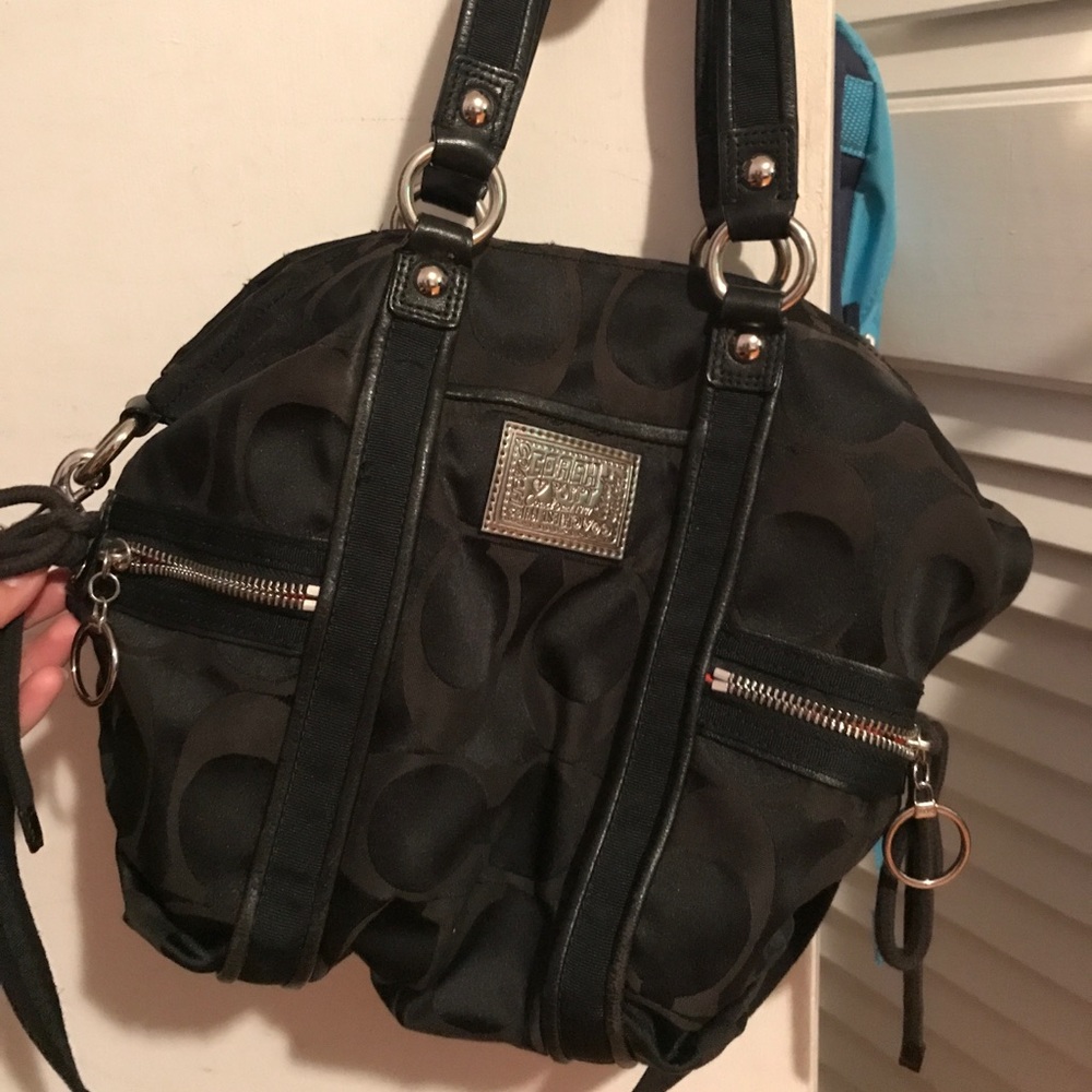 Signature coach - Picture 2 of 3