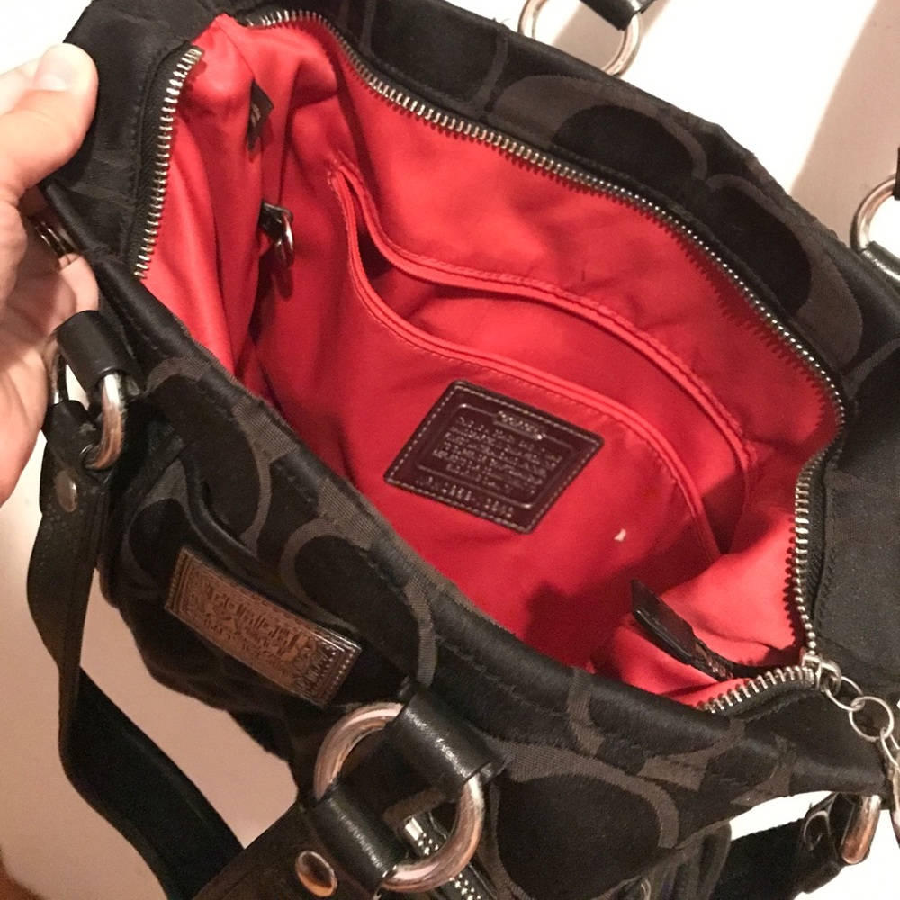 Signature coach - Picture 3 of 3