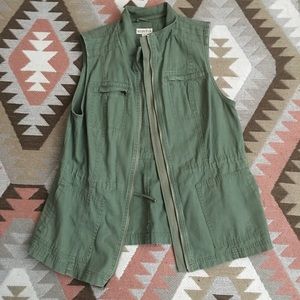Khaki green utility vest