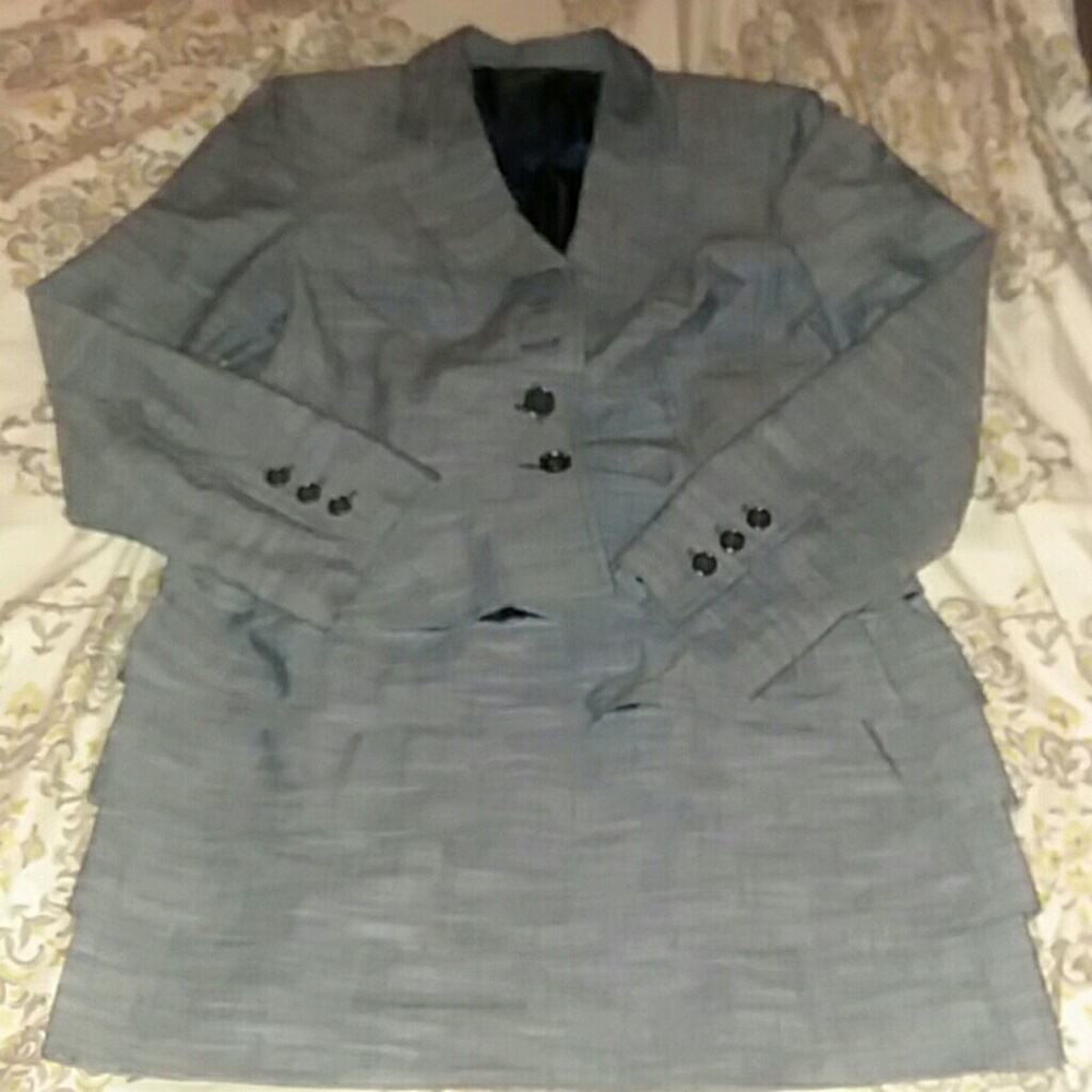 NINE WEST SUIT