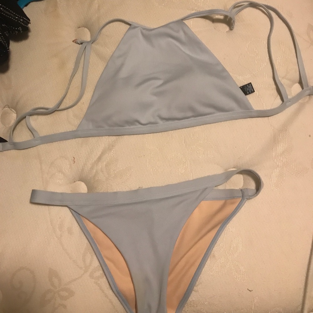 Pace in bikini never been worn