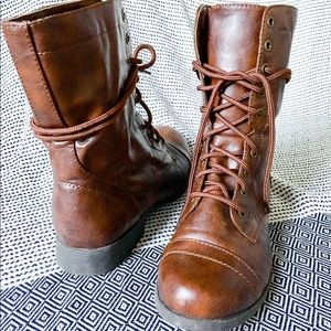 Lace Up Combat Boots Cap Toe