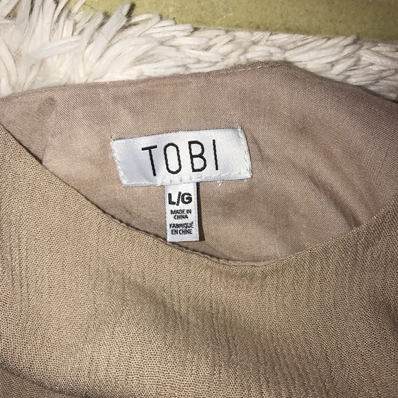 Taupe Tobi crop blouse with bell sleeves - Picture 2 of 3