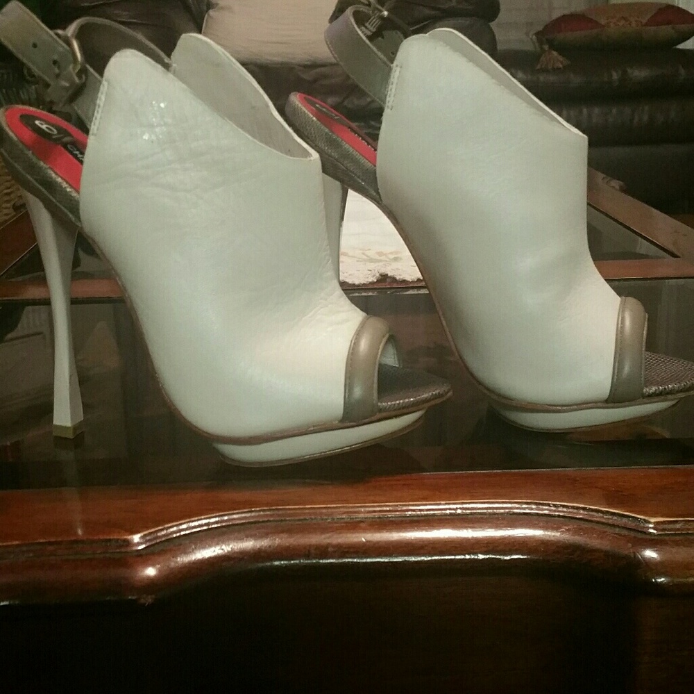 Shoe