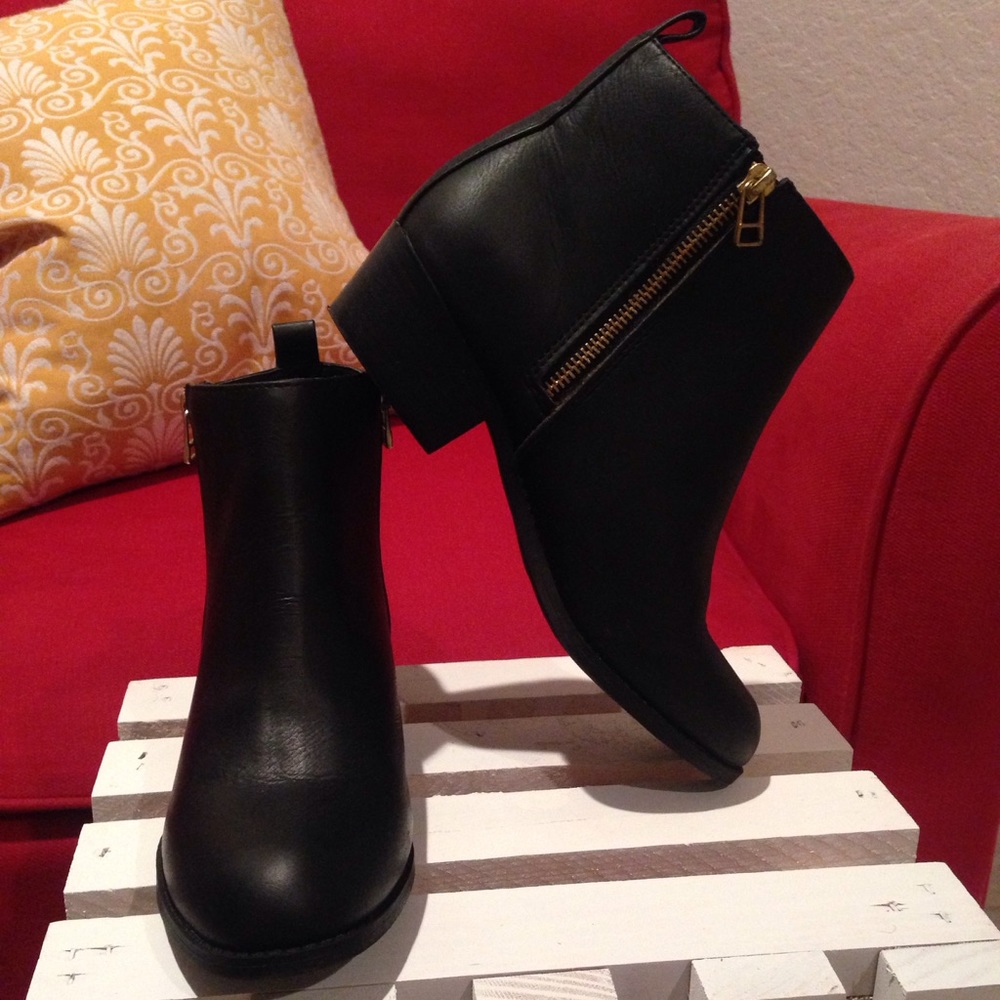 SM New York Black Ankle boots 7.5