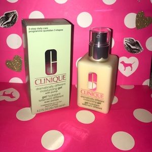 Clinique Dramatically Different Moisturizing Gel