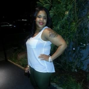 Meet your Posher, Derrena