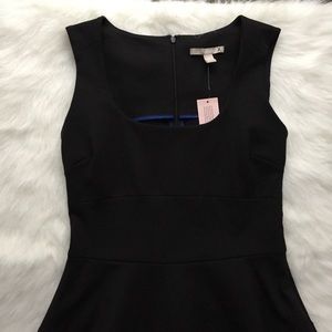 Petite Banana Republic Scoop Neck Sleeveless LBD