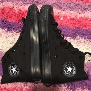 Black high top converse