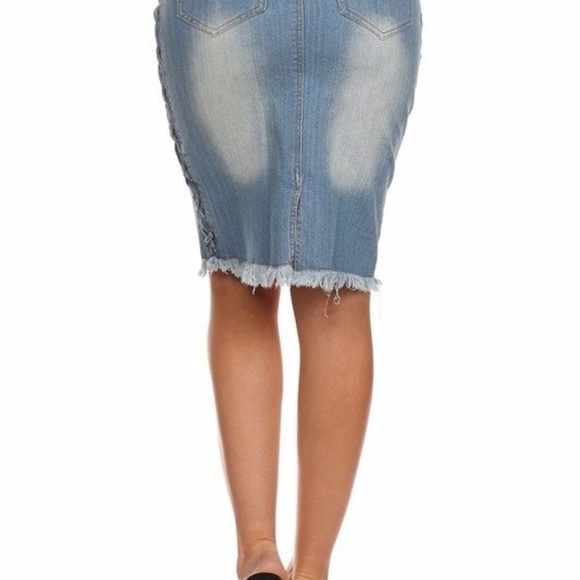 Distressed Torn Ripped Frayed Hem Denim Skirt NWT - Picture 2 of 5