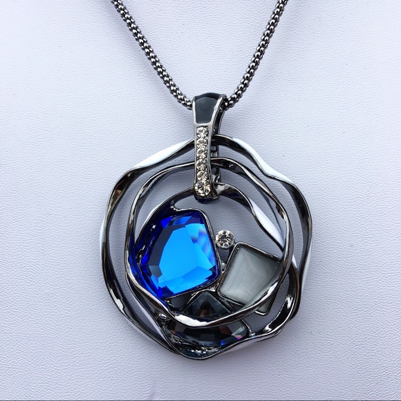 Brilliant Modern Long Crystal Pendant Necklace NWT - Picture 6 of 8