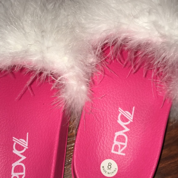 Fur Slippers💕 - Picture 3 of 4